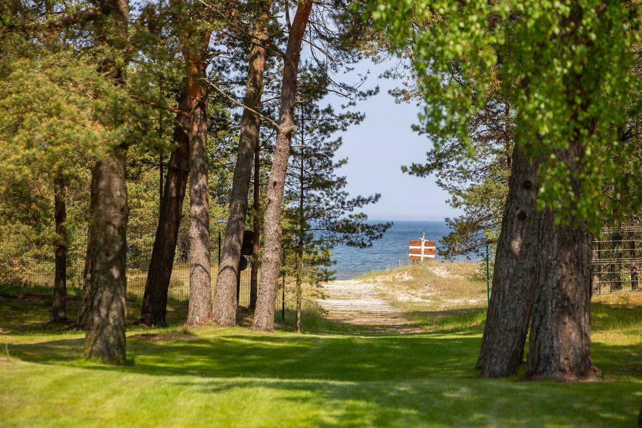 Hotel Dzintarkrasts Zocenes Ciems Exteriér fotografie